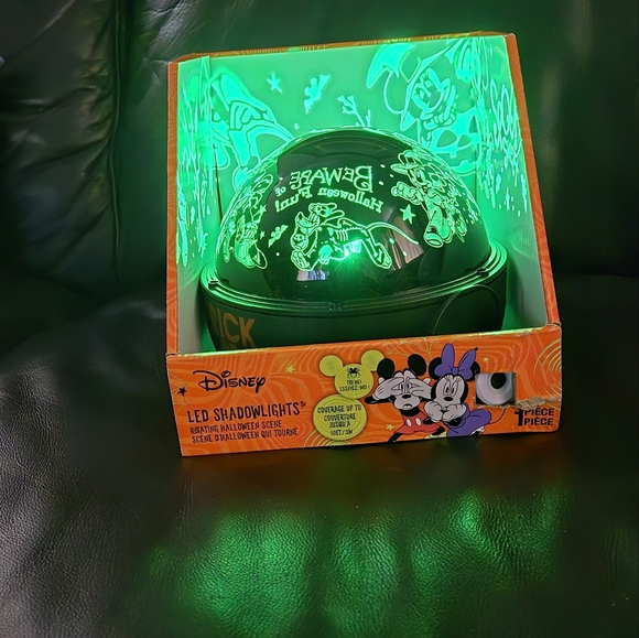 Rotating Halloween Scene - Picture 3 of 7